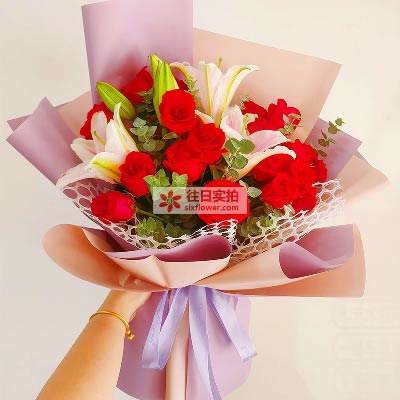 益阳18朵红玫瑰百合，真情相守一生